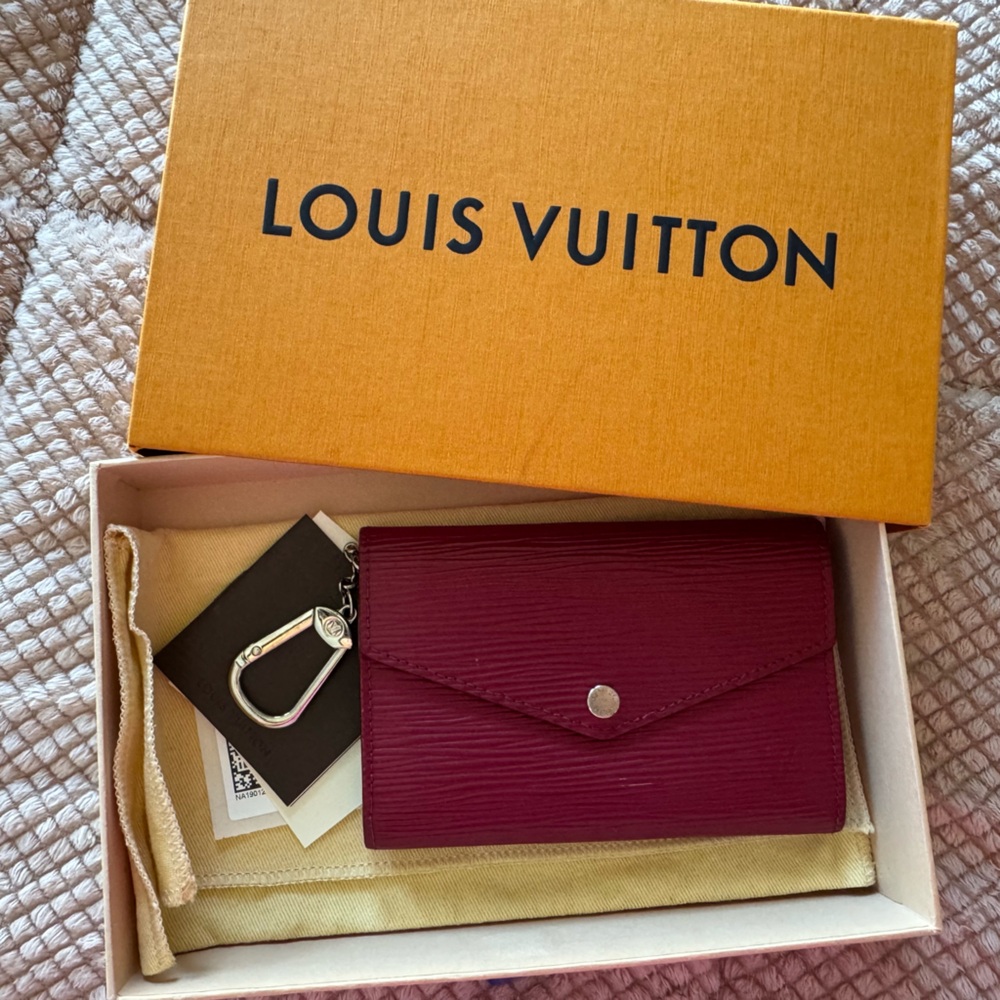 LV key wallet